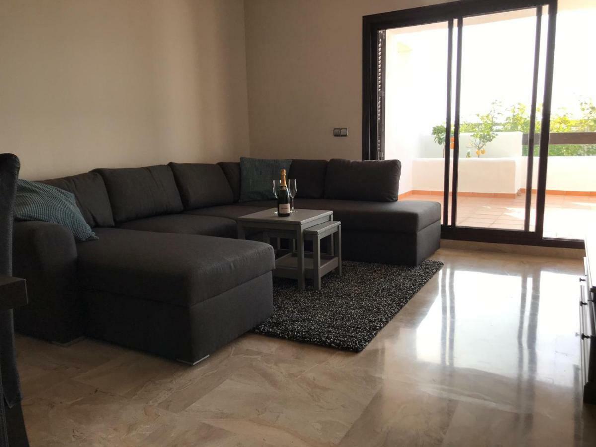 Luxury Apartment Set In Dona Julia Golf Course Casares Exterior foto